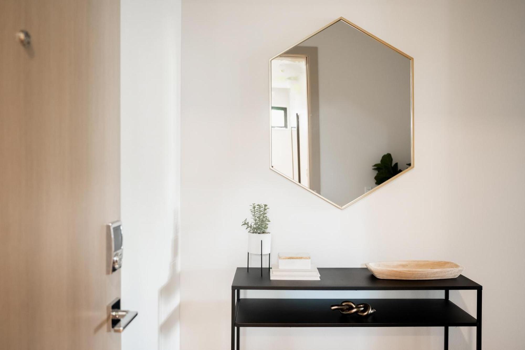 Brand New Condo - Walk To Empower Stadium - Tesoro Денвер Экстерьер фото